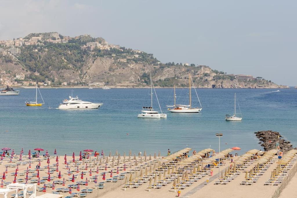 Kalaskiso' Giardini Naxos Eksteriør billede