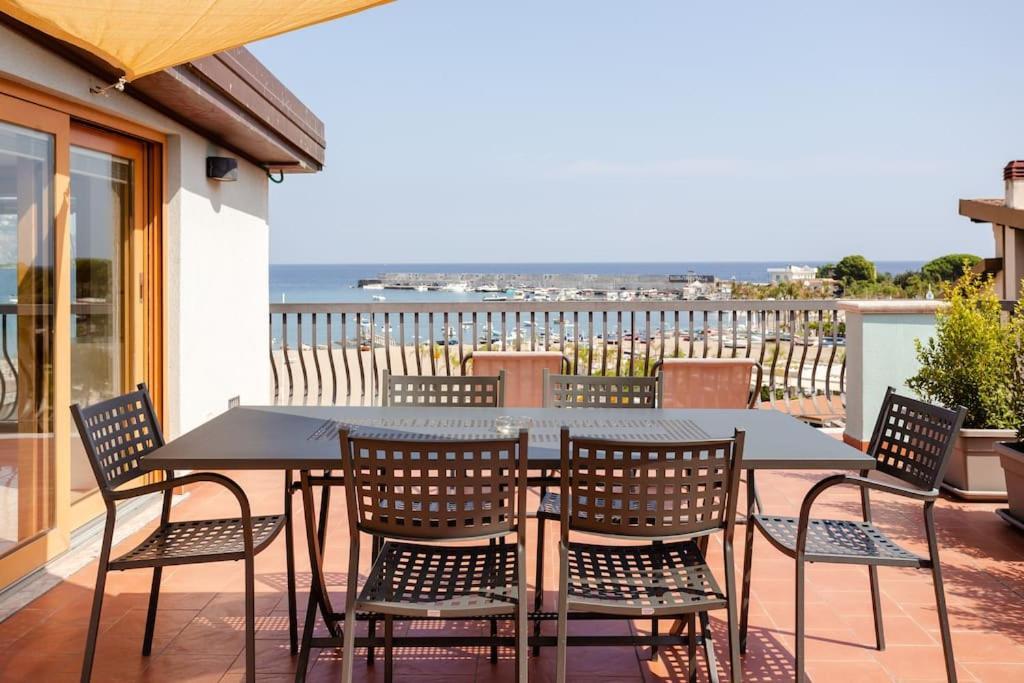 Kalaskiso' Giardini Naxos Eksteriør billede