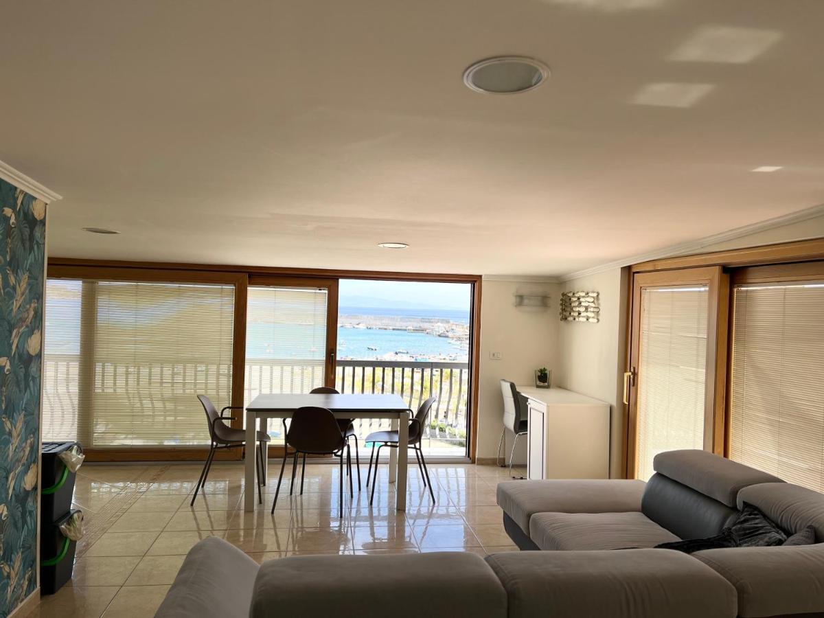 Kalaskiso' Giardini Naxos Eksteriør billede