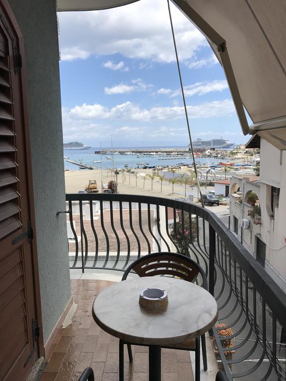 Kalaskiso' Giardini Naxos Eksteriør billede
